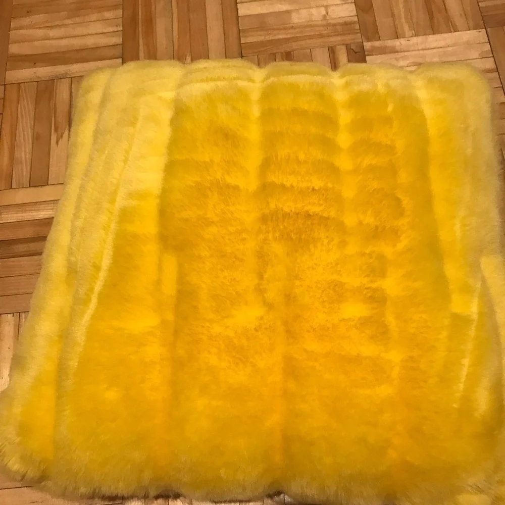 Home decor faux fur pillows nwot - Picture 6 of 6